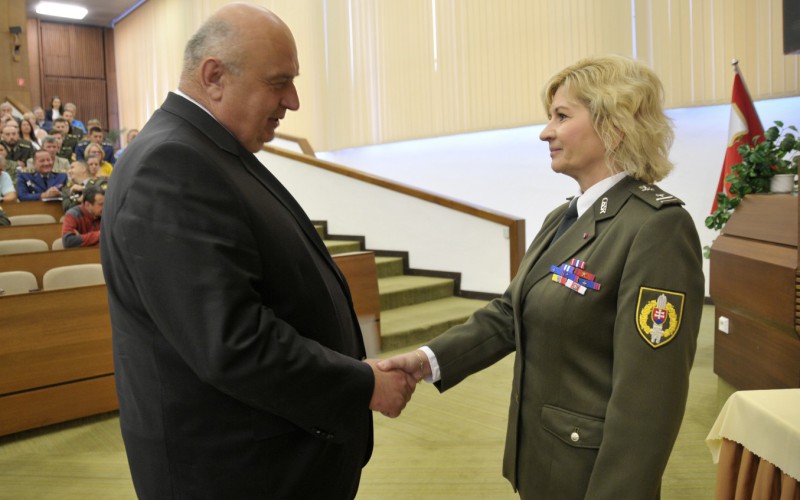 Slávnostný nástup  k výročiu SNP a prijatiu Ústavy SR