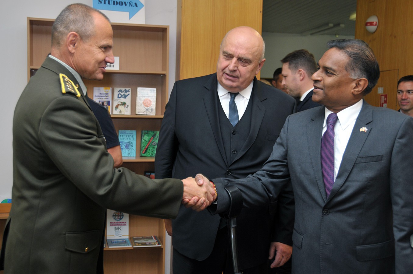 Veľvyslanec USA navštívil Akadémiu ozbrojených síl