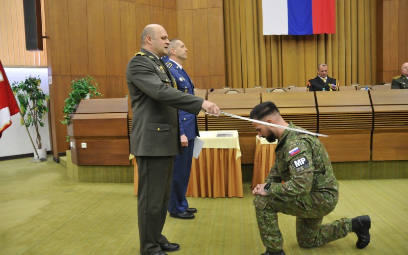 Dôstojnícky zbor OS SR posilní 23 nových absolventov