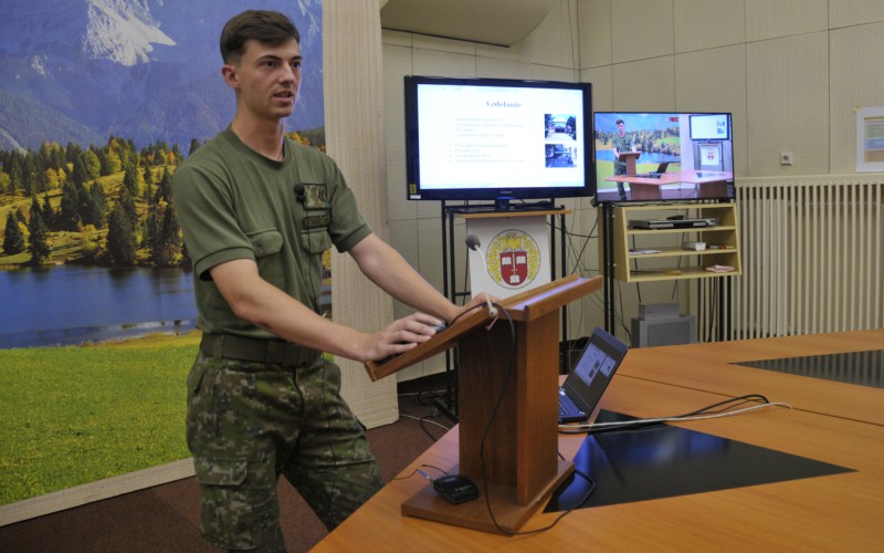 Obhajoba semestrálnych prác v predmete „Základy manažmentu“ v LS 2023