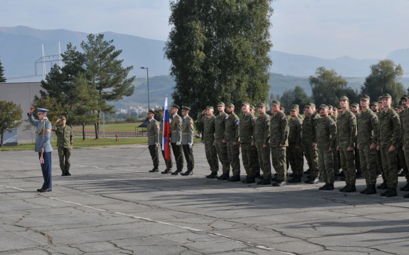 Slávnostný nástup akadémie, nástupisko - 50. výročia vzniku vojenského vysokého školstva na Liptove, 12. 10. 2023