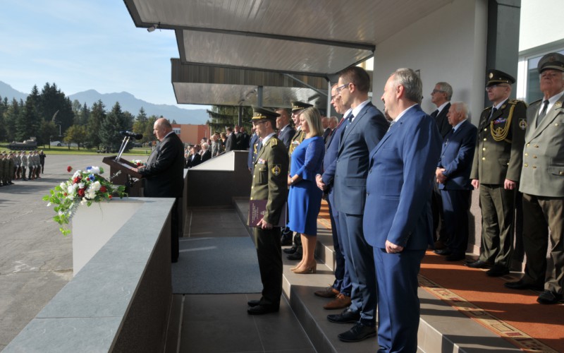 Slávnostný nástup akadémie, nástupisko - 50. výročia vzniku vojenského vysokého školstva na Liptove, 12. 10. 2023