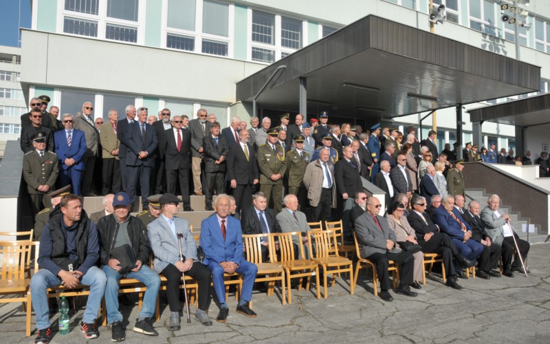 Slávnostný nástup akadémie, nástupisko - 50. výročia vzniku vojenského vysokého školstva na Liptove, 12. 10. 2023