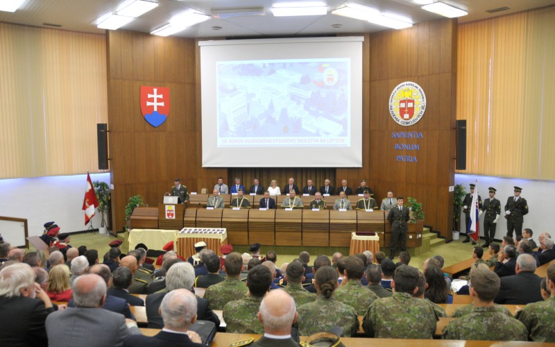 Slávnostný nástup akadémie, aula - 50. výročia vzniku vojenského vysokého školstva na Liptove, 12. 10. 2023