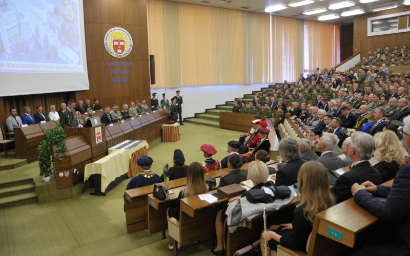 Slávnostný nástup akadémie, aula - 50. výročia vzniku vojenského vysokého školstva na Liptove, 12. 10. 2023