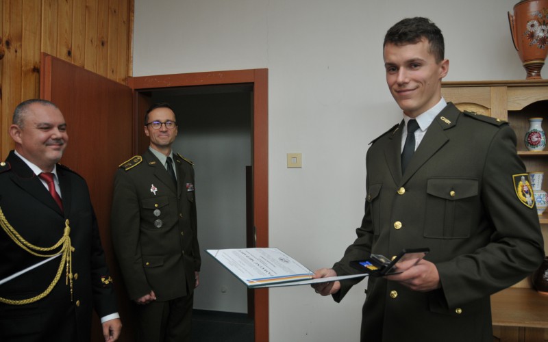 Policajný zbor SR ocenil kadeta AOS, 15. 11. 2023