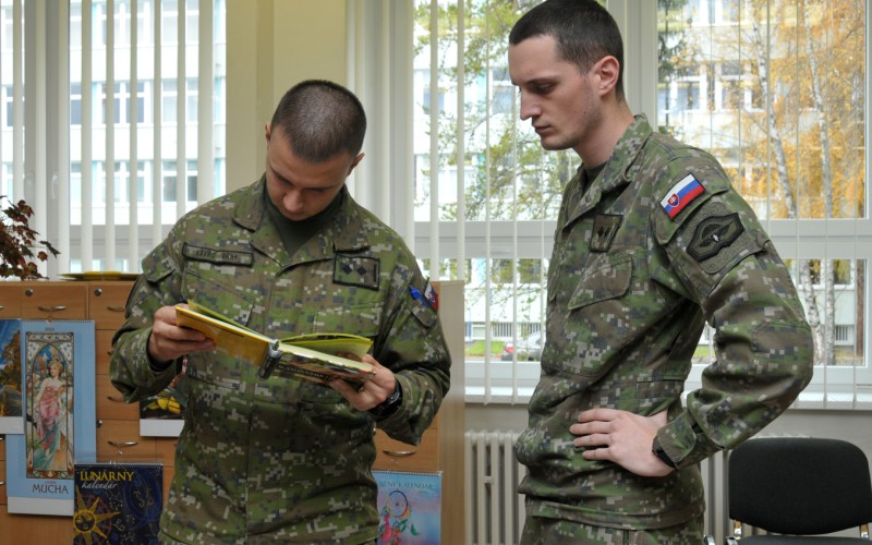 Predajná výstava "Dar, ktorý poteší", 22. 11. 2023