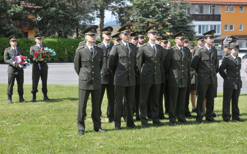 Pietna spomienka pri pamätníku M. R. Štefánika, 02. 05. 2024