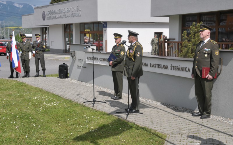 Pietna spomienka pri pamätníku M. R. Štefánika, 02. 05. 2024