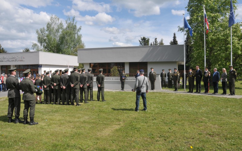 Pietna spomienka pri pamätníku M. R. Štefánika, 02. 05. 2024