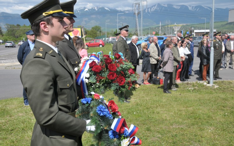Pietna spomienka pri pamätníku M. R. Štefánika, 02. 05. 2024