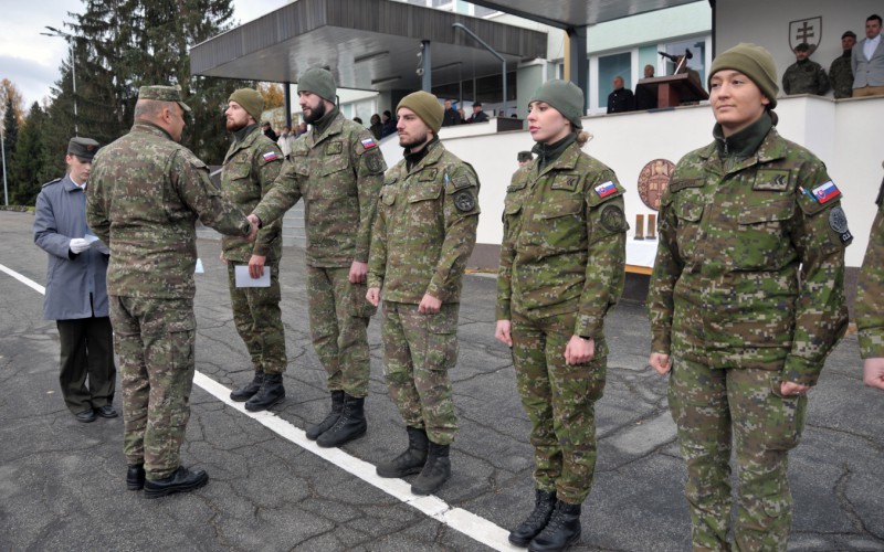 Zhromaždenie profesionálnych vojakov a zamestnancov AOS pri príležitosti Dňa boja za slobodu a demokraciu, 19. 11. 2024