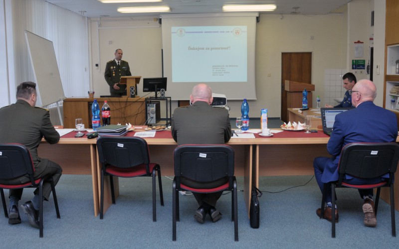 Obhajoby záverečných prác - Vyšší veliteľsko-štábny kurz, 11. - 12. 12. 2024