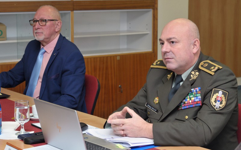 Obhajoby záverečných prác - Vyšší veliteľsko-štábny kurz, 11. - 12. 12. 2024