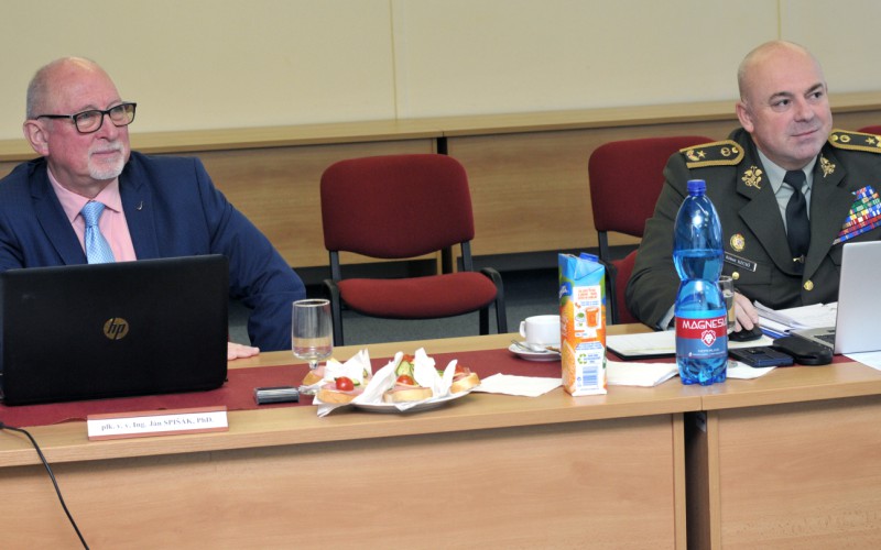 Obhajoby záverečných prác - Vyšší veliteľsko-štábny kurz, 11. - 12. 12. 2024