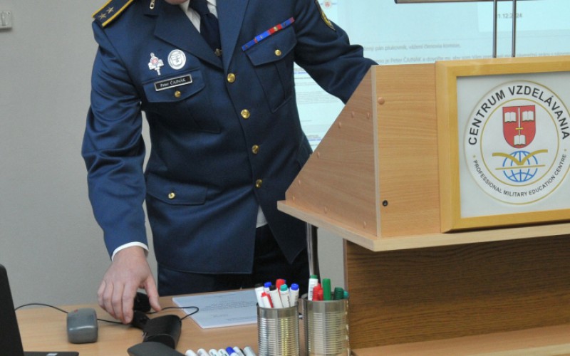 Obhajoby záverečných prác - Vyšší veliteľsko-štábny kurz, 11. - 12. 12. 2024