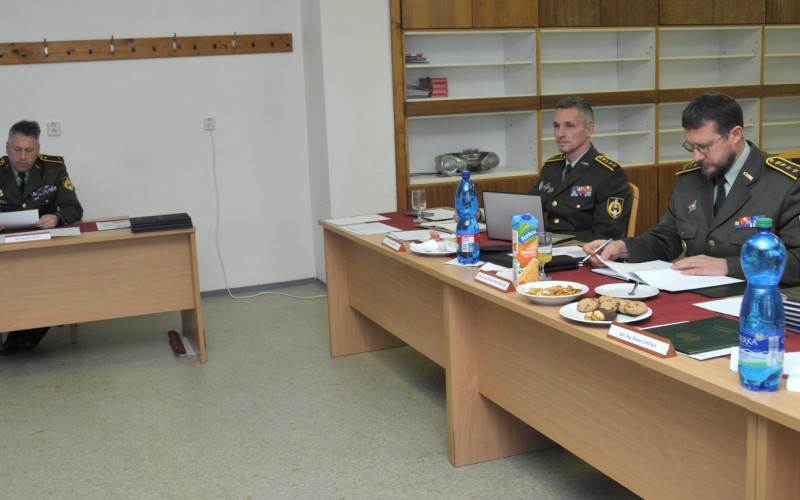 Obhajoby záverečných prác - Vyšší veliteľsko-štábny kurz, 11. - 12. 12. 2024