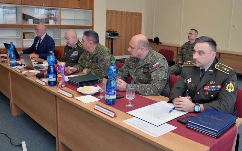 Obhajoby záverečných prác - Vyšší veliteľsko-štábny kurz, 11. - 12. 12. 2024