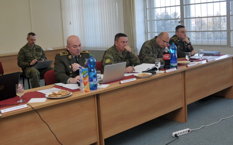 Obhajoby záverečných prác - Vyšší veliteľsko-štábny kurz, 11. - 12. 12. 2024