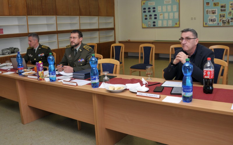 Obhajoby záverečných prác - Vyšší veliteľsko-štábny kurz, 11. - 12. 12. 2024