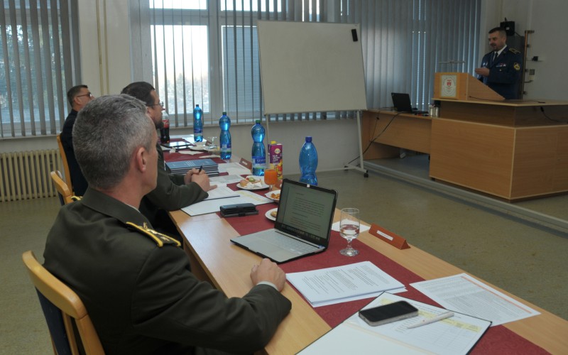 Obhajoby záverečných prác - Vyšší veliteľsko-štábny kurz, 11. - 12. 12. 2024