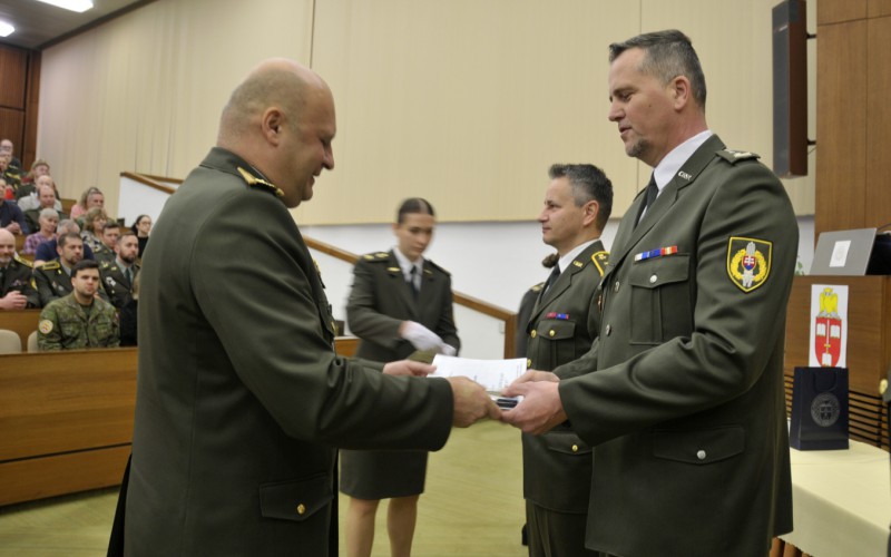 Slávnostné zhromaždenie profesionálnych vojakov a zamestnancov AOS pri príležitosti Dňa vzniku SR, 08. 01. 2025