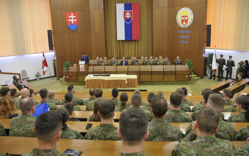 Slávnostné ukončenie 30. ZVŠK (Základný veliteľsko-štábny kurz), 25. 04. 2025