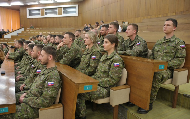 Slávnostné ukončenie 30. ZVŠK (Základný veliteľsko-štábny kurz), 25. 04. 2025