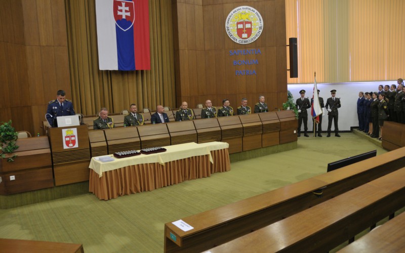 Slávnostné ukončenie 30. ZVŠK (Základný veliteľsko-štábny kurz), 25. 04. 2025