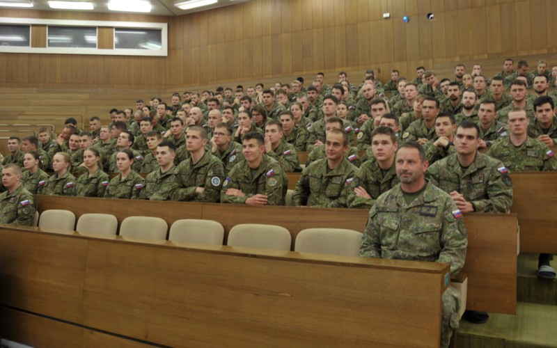 Prednáška pplk. v. v. doc. PhDr. Jozefa Bystrického, CSc., v AOS, 12. 05. 2025