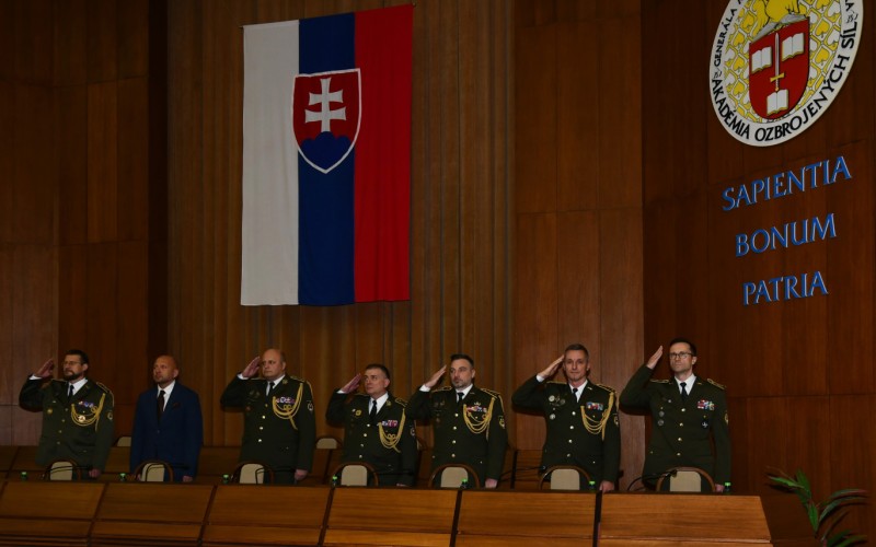 Slávnostné ukončenie 23. VYŠŠIEHO VELITEĽSKO–ŠTÁBNEHOKURZU