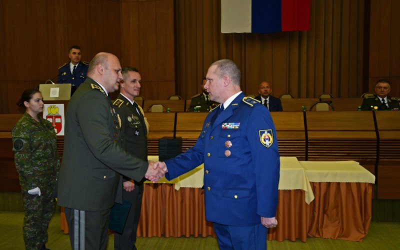 Slávnostné ukončenie 23. VYŠŠIEHO VELITEĽSKO–ŠTÁBNEHOKURZU