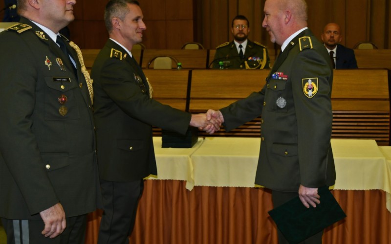 Slávnostné ukončenie 23. VYŠŠIEHO VELITEĽSKO–ŠTÁBNEHOKURZU